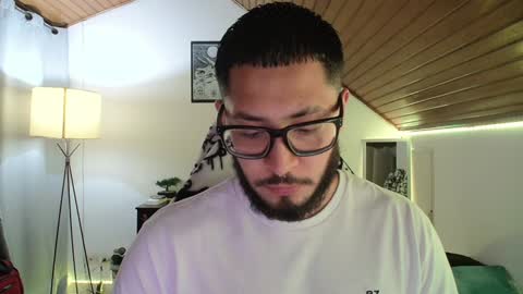 David Big online show from December 9, 2:24 am