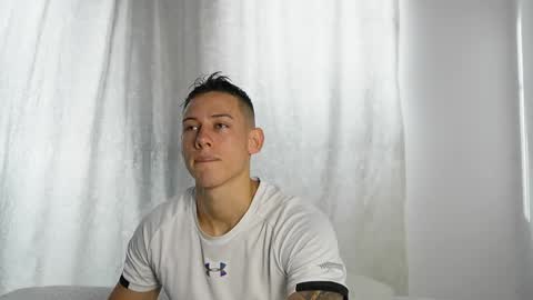 muscle_king_cum online show from October 27, 12:40 pm