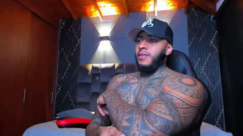Snapshot of muscle_man19 chatting on December 31, 1:26 am Nick online show from December 31, 1:26 am