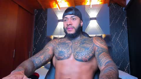 Snapshot of muscle_man19 chatting on December 9, 1:46 pm Nick online show from December 9, 1:46 pm
