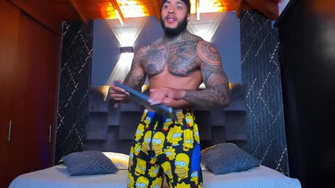 Snapshot of muscle_man19 chatting on December 27, 2:55 pm Nick online show from December 27, 2:55 pm