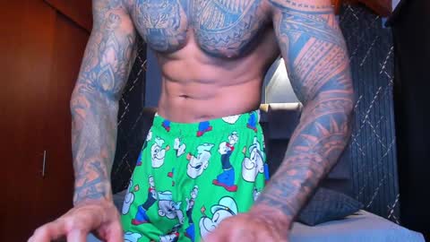 Snapshot of muscle_man19 chatting on December 18, 2:38 pm Nick online show from December 18, 2:38 pm