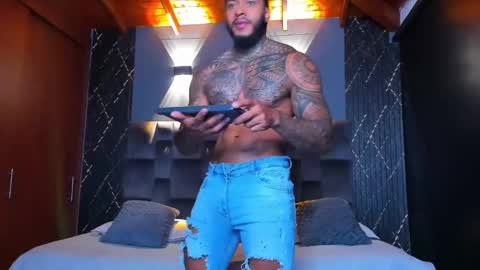 Snapshot of muscle_man19 chatting on January 16, 1:48 am Nick online show from January 16, 1:48 am