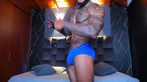 Snapshot of muscle_man19 chatting on December 24, 8:49 pm Nick online show from December 24, 8:49 pm