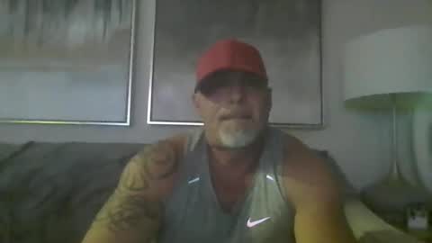 Snapshot of muscleddaddy chatting on December 10, 1:40 am Muscleddaddy online show from December 10, 1:40 am