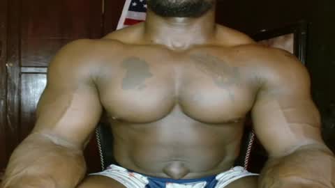 musclegod23 online show from July 10, 7:05 pm