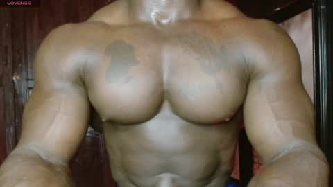 musclegod23 online show from April 22, 1:01 am