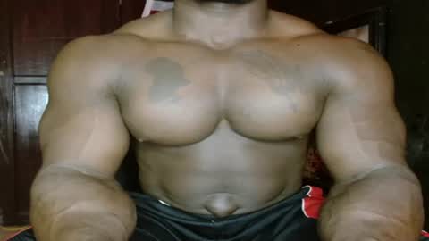musclegod23 online show from July 14, 7:09 pm