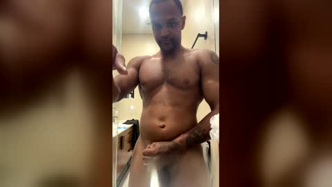 muscleguy6789 online show from May 22, 11:21 pm