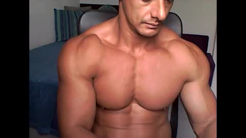 muscleoss online show from September 22, 3:44 pm