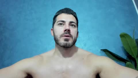 Snapshot of muscularmaster chatting on December 24, 12:44 am muscularmaster onlyfans online show from December 24, 12:44 am