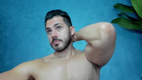 Snapshot of muscularmaster chatting on October 3, 9:53 pm muscularmaster onlyfans online show from October 3, 9:53 pm