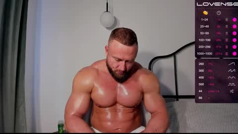 Snapshot of musscle_king chatting on December 7, 9:50 am Artemius online show from December 7, 9:50 am