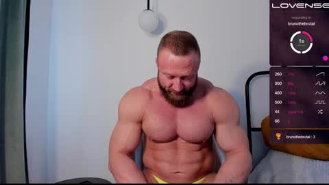 Snapshot of musscle_king chatting on March 7, 10:45 am Artemius online show from March 7, 10:45 am