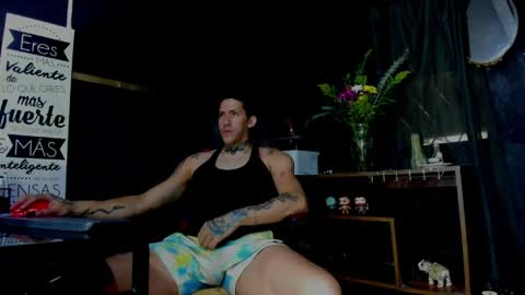 naider_1 online show from April 6, 4:46 am