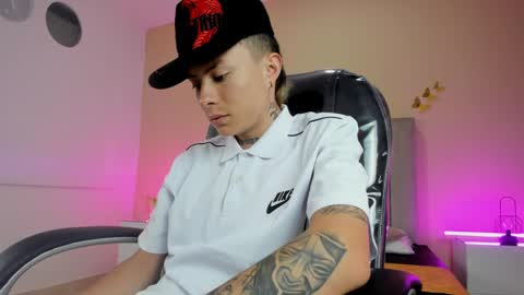 Nascary Fox online show from April 17, 1:03 pm