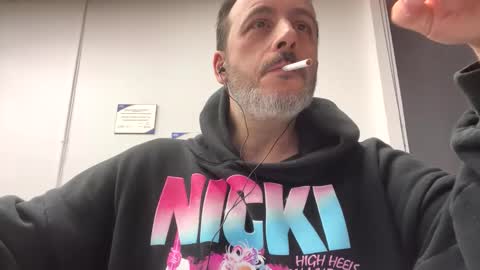 nassobout online show from February 10, 10:51 pm