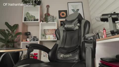 Nathan Harris online show from October 1, 11:52 pm