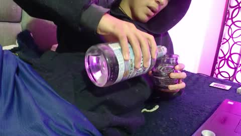 Im Nayton online show from January 7, 5:29 pm