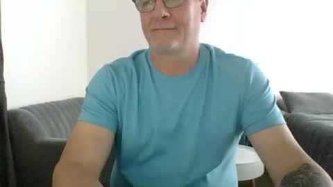 neckdown12 online show from November 7, 8:23 pm