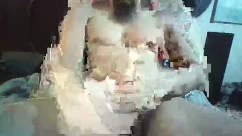 needs2hands2 online show from January 13, 3:33 am