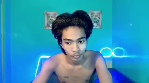 neil_asian69 online show from April 17, 7:33 am