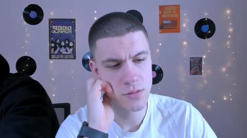 neo_raze_ online show from February 8, 8:13 pm