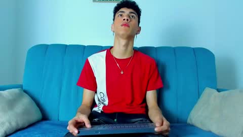 Snapshot of neoraptis chatting on March 3, 8:39 pm NeoRaptis jhonatan online show from March 3, 8:39 pm