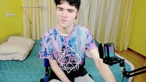 Snapshot of nic_ky chatting on December 25, 8:17 pm Nick PVT is open FanslyTwitter - Nic kycb online show from December 25, 8:17 pm