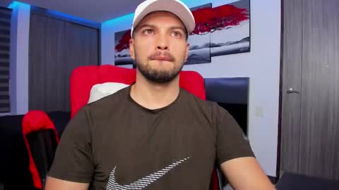 Snapshot of nick_klaus chatting on October 3, 11:21 pm Nick Klaus online show from October 3, 11:21 pm