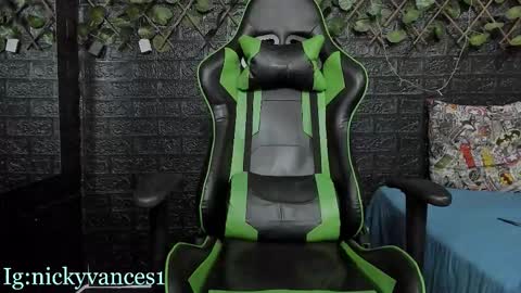 nicky online show from October 23, 7:17 pm