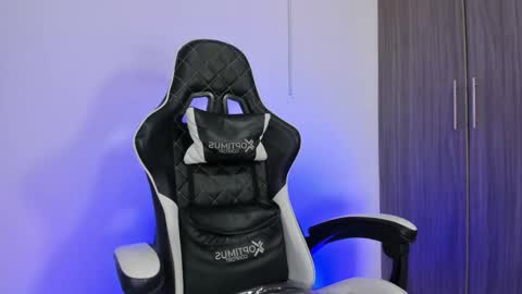 Nicky  online show from September 20, 2:28 pm