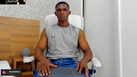 Nicolas online show from December 5, 1:28 pm