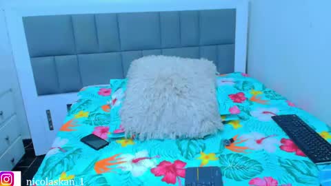 Nicolas online show from April 21, 9:32 pm