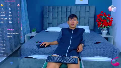 nicolastorres__ online show from October 22, 7:12 am