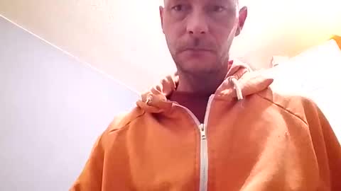 MikeVanDyck online show from March 3, 6:18 pm