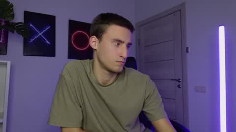 nikki online show from March 10, 3:09 pm