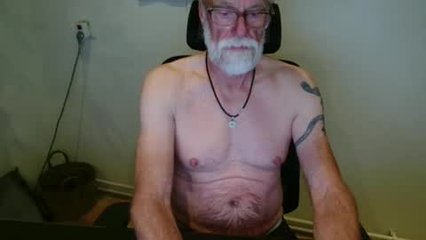Snapshot of nipplesilverdad55 chatting on September 21, 8:09 pm nipplesilverdad55 online show from September 21, 8:09 pm