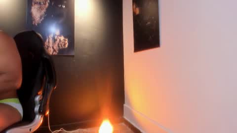noah_black212 online show from October 21, 1:03 pm