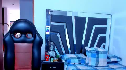 Noah Harris01 online show from February 4, 1:06 pm