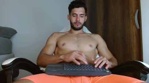 Snapshot of noah_jhonsonn chatting on January 10, 5:37 am Noah online show from January 10, 5:37 am