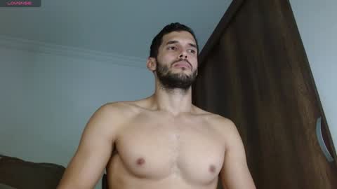 Snapshot of noah_jhonsonn chatting on January 29, 10:27 am Noah online show from January 29, 10:27 am