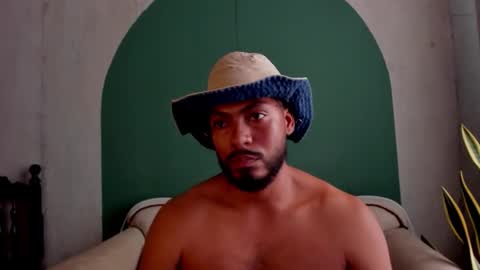 Noah online show from November 1, 5:06 pm