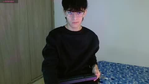 noah online show from May 11, 4:14 am