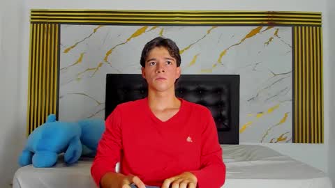 noah_smith01 online show from January 13, 11:25 am