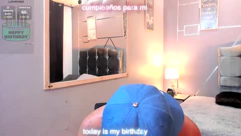 noah_smith04 online show from December 16, 3:30 pm