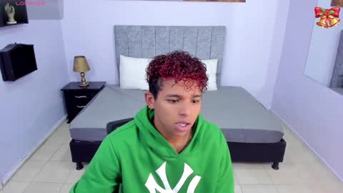 noah_smith04 online show from January 4, 11:54 am