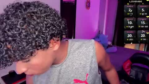 noah_smith04 online show from October 4, 9:08 pm