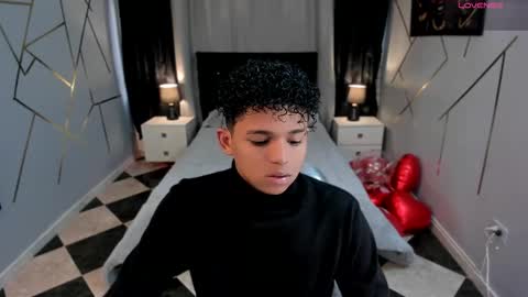 noah_smith04 online show from February 19, 12:44 pm