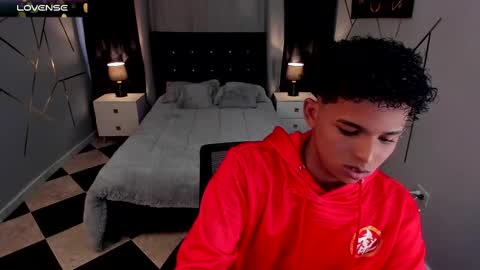 noah_smith04 online show from February 10, 2:48 pm